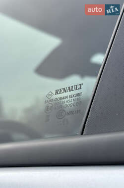 Хэтчбек Renault Zoe 2021 в 