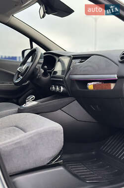 Хэтчбек Renault Zoe 2021 в 