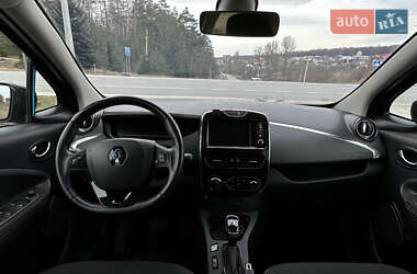 Хэтчбек Renault Zoe 2017 в 