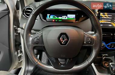 Хэтчбек Renault Zoe 2017 в 