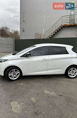 Хэтчбек Renault Zoe 2015 в 