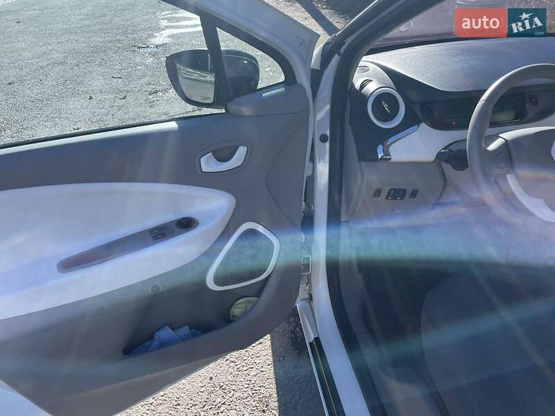 Хэтчбек Renault Zoe 2015 в Кривом Роге