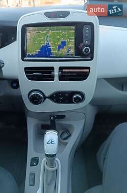 Хэтчбек Renault Zoe 2018 в 