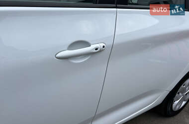 Хэтчбек Renault Zoe 2017 в 