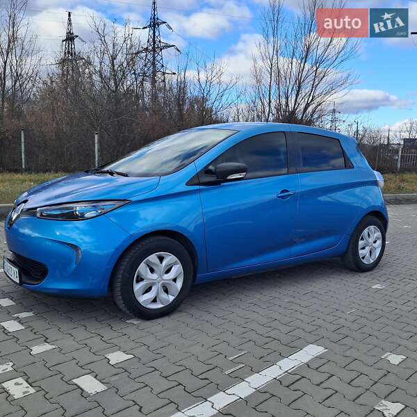 Хэтчбек Renault Zoe 2017 в 