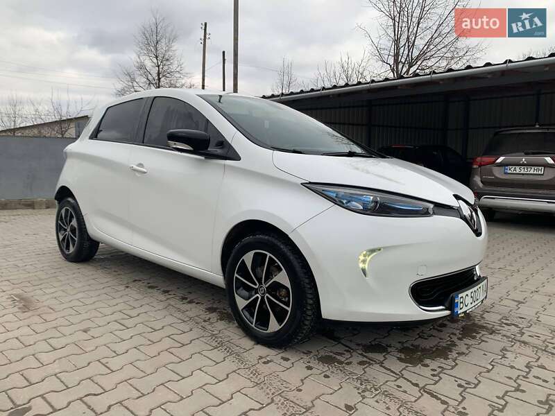 Хэтчбек Renault Zoe 2017 в 