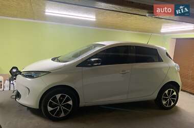 Хэтчбек Renault Zoe 2017 в 