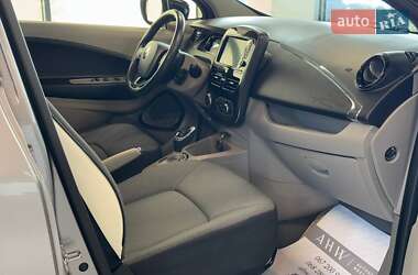 Хэтчбек Renault Zoe 2016 в 