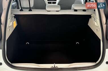 Хэтчбек Renault Zoe 2013 в 