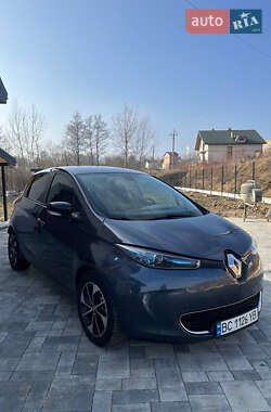 Хэтчбек Renault Zoe 2017 в 