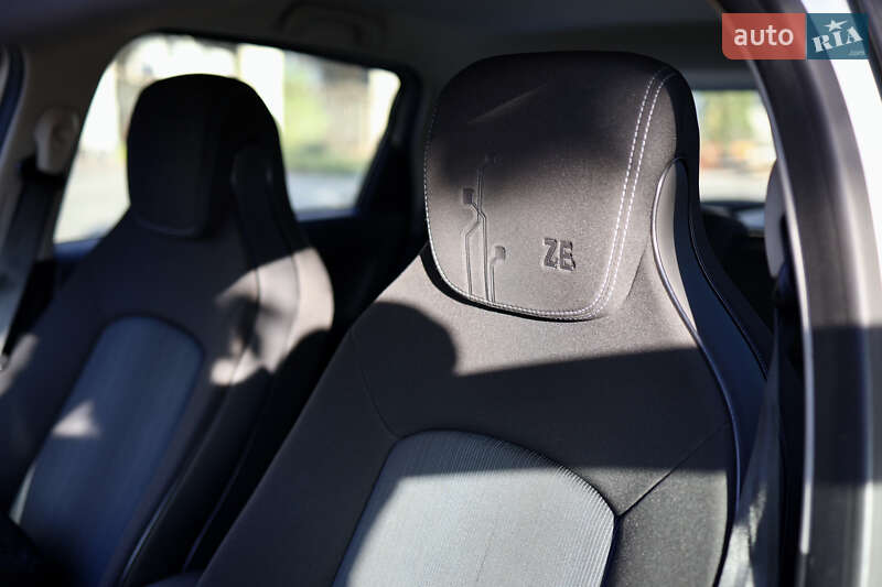 Хэтчбек Renault Zoe 2017 в Киеве фото 8 Хэтчбек Renault Zoe 2017 в Киеве