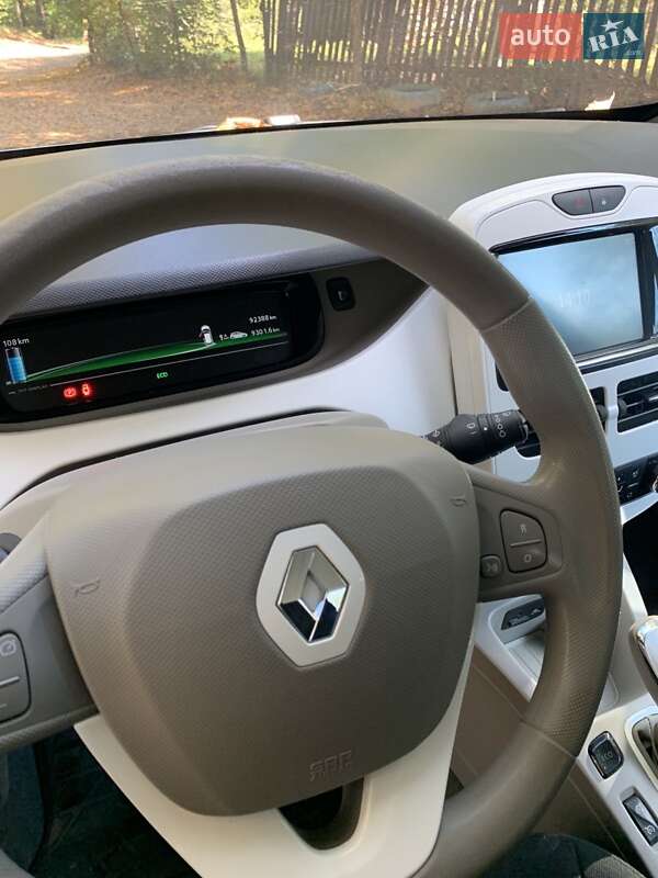 Хэтчбек Renault Zoe 2016 в Ивано-Франковске
