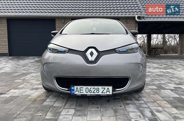 Хэтчбек Renault Zoe 2016 в 
