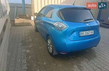 Хэтчбек Renault Zoe 2017 в 