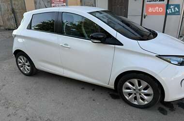 Хэтчбек Renault Zoe 2014 в 