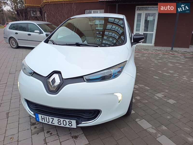 Хэтчбек Renault Zoe 2018 в 