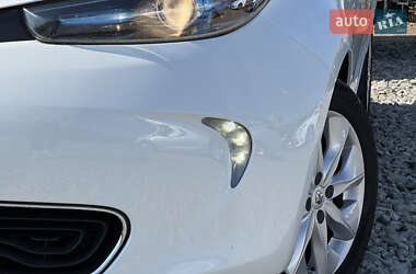 Хэтчбек Renault Zoe 2016 в 