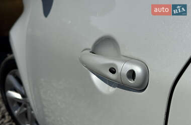 Хэтчбек Renault Zoe 2016 в 