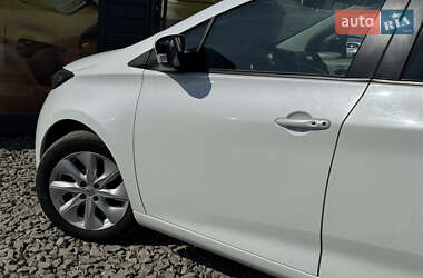 Хэтчбек Renault Zoe 2016 в 