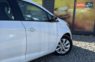 Хэтчбек Renault Zoe 2016 в 