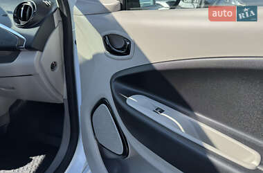 Хэтчбек Renault Zoe 2016 в 