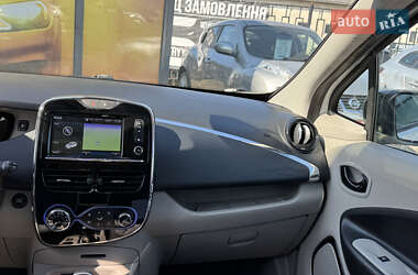 Хэтчбек Renault Zoe 2016 в 