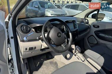 Хэтчбек Renault Zoe 2016 в 