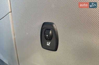 Хэтчбек Renault Zoe 2016 в 