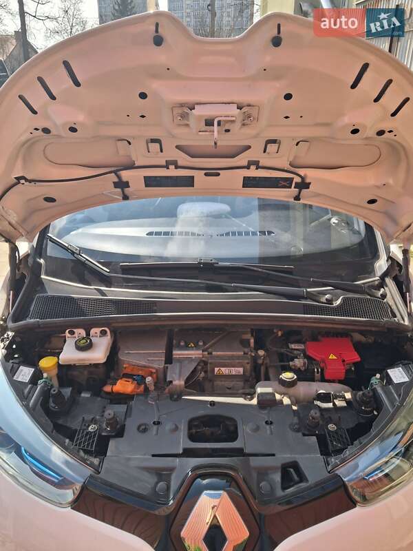 Хэтчбек Renault Zoe 2015 в Львове