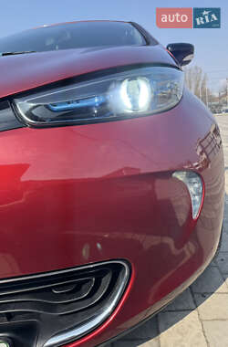 Хэтчбек Renault Zoe 2017 в 