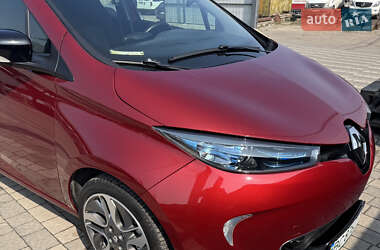 Хэтчбек Renault Zoe 2017 в 