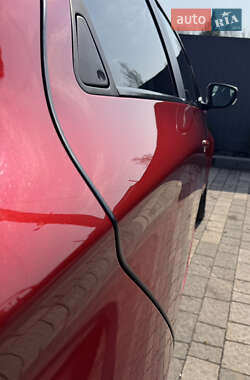 Хэтчбек Renault Zoe 2017 в 