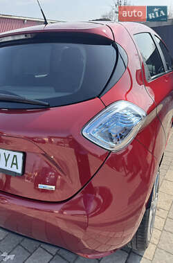 Хэтчбек Renault Zoe 2017 в 