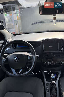 Хэтчбек Renault Zoe 2017 в 