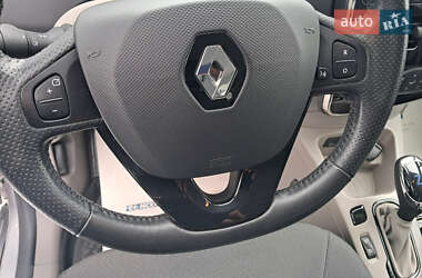 Хэтчбек Renault Zoe 2016 в 