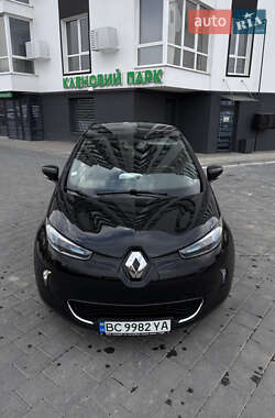 Хэтчбек Renault Zoe 2017 в 