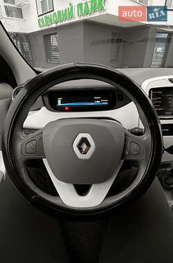 Хэтчбек Renault Zoe 2017 в 