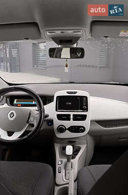 Хэтчбек Renault Zoe 2017 в 