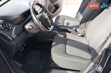 Хэтчбек Renault Zoe 2018 в 