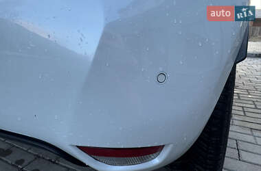 Хэтчбек Renault Zoe 2021 в 