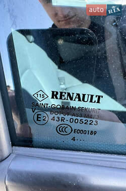 Хэтчбек Renault Zoe 2014 в 