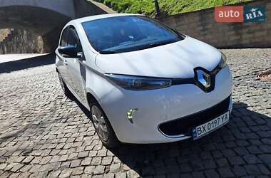Хэтчбек Renault Zoe 2015 в 