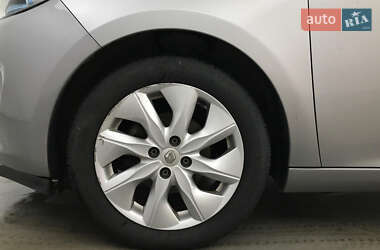 Хэтчбек Renault Zoe 2014 в 