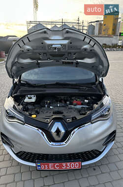 Хэтчбек Renault Zoe 2020 в 