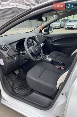 Хэтчбек Renault Zoe 2020 в 