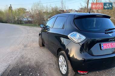 Хэтчбек Renault Zoe 2015 в 