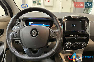 Хэтчбек Renault Zoe 2016 в 