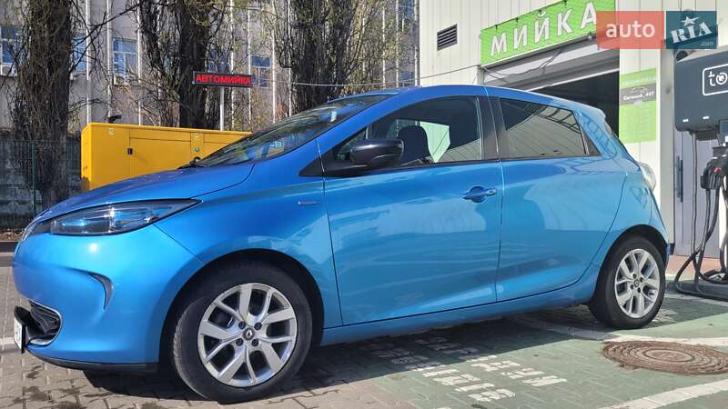Хэтчбек Renault Zoe 2019 в 