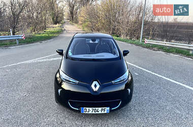 Хэтчбек Renault Zoe 2015 в 