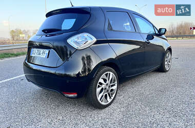 Хэтчбек Renault Zoe 2015 в 